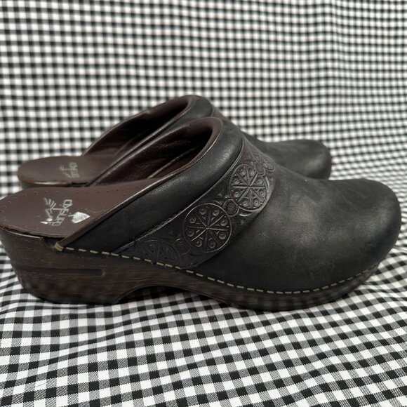 Dansko Saundra Black Brown Leather Tooled Chunky Mule Clogs EU 39 / Women's 8.5 - Picture 5 of 5